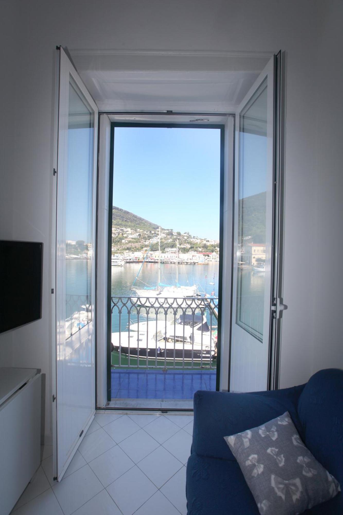 Riva Destra Home By Domusextra Ischia Extérieur photo